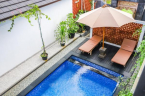 White Blue House 3 - Pvt Room, Shared Pool&Kitchen